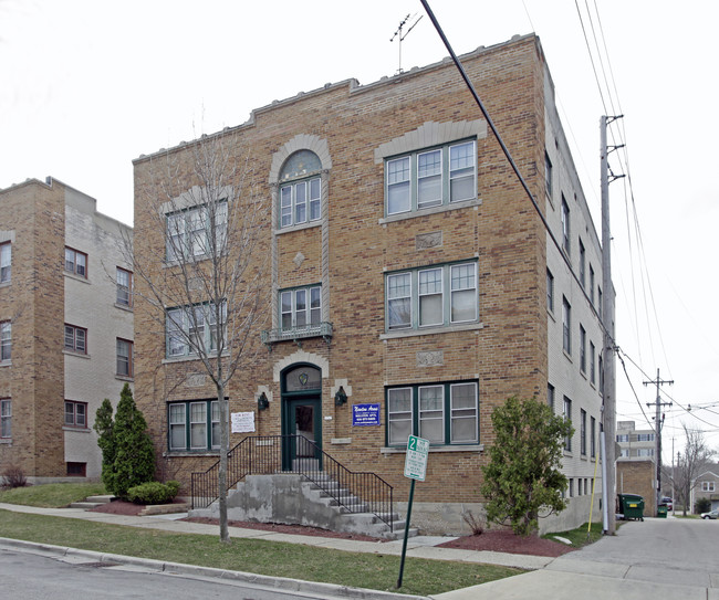 Newton Arms in Milwaukee, WI - Foto de edificio - Building Photo