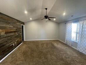 133 Daless Ct in Hollister, MO - Building Photo - Building Photo