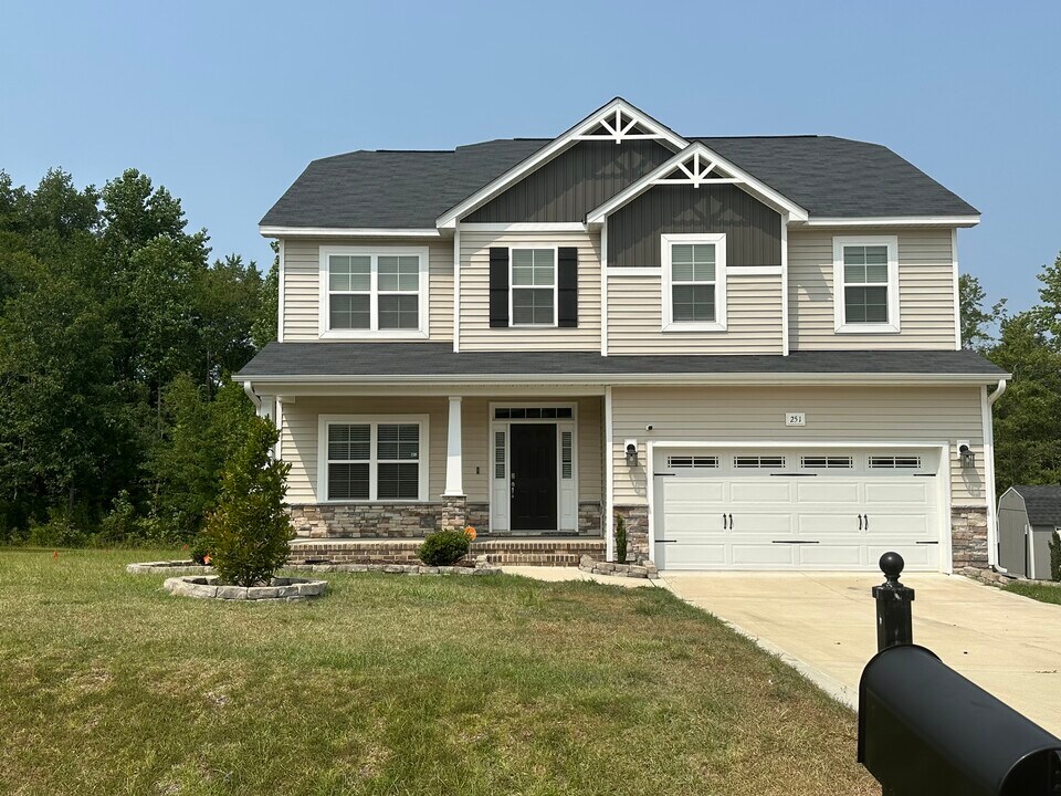251 Old Montague Way in Cameron, NC - Building Photo