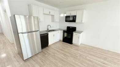 1723 Eugene St in Dallas, TX - Foto de edificio - Building Photo