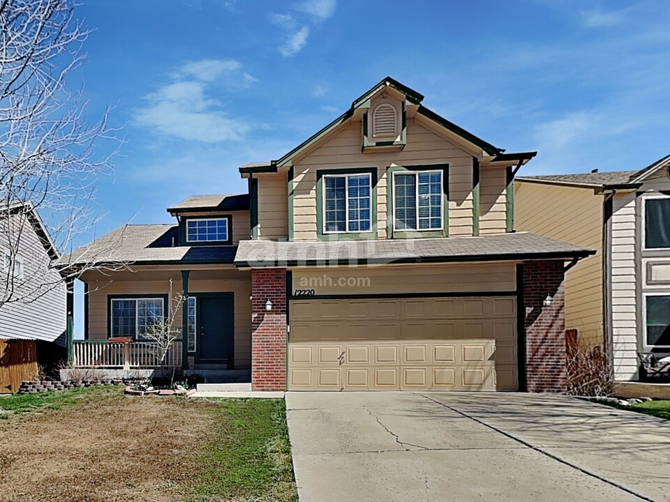 12220 Locust St in Brighton, CO - Building Photo