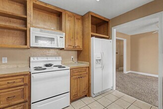 910 S 28th St in Rogers, AR - Building Photo - Building Photo