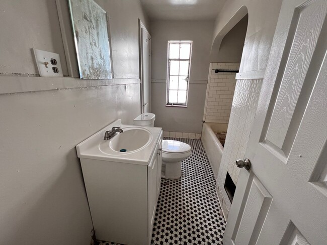 16889 Washburn St in Detroit, MI - Building Photo - Building Photo