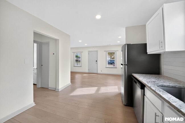 property at 4325 S Cherokee St