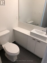 576 Front St W in Toronto, ON - Building Photo - Building Photo