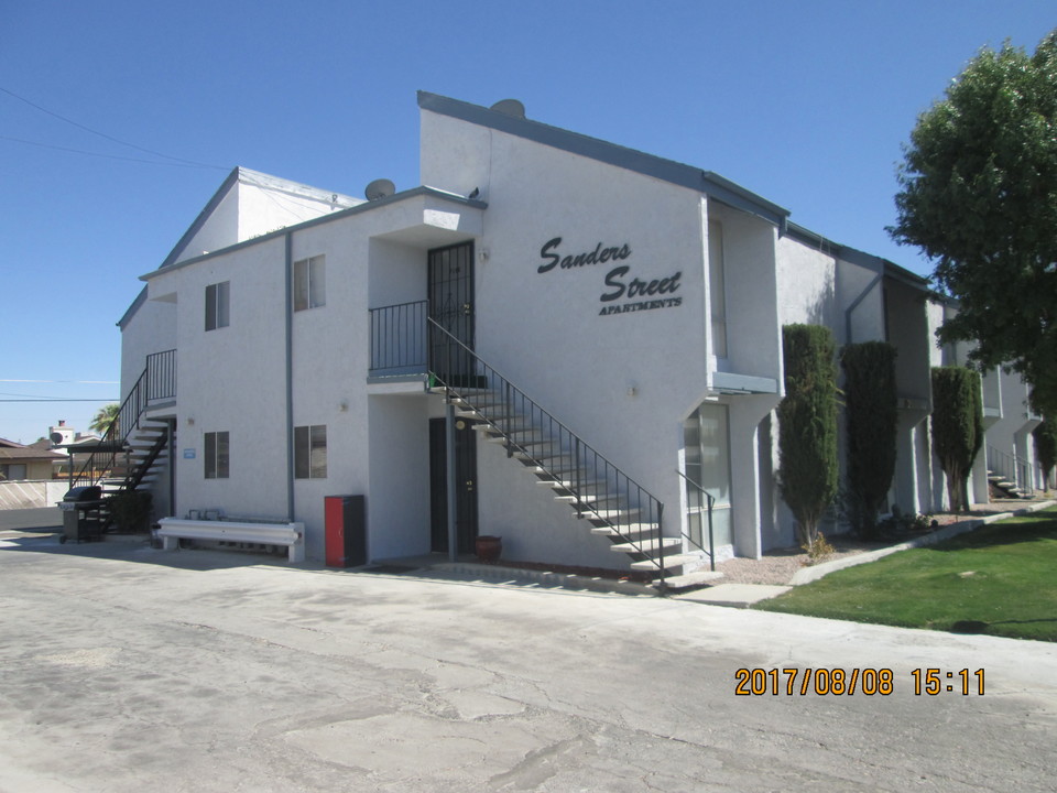 718 N Sanders St in Ridgecrest, CA - Building Photo