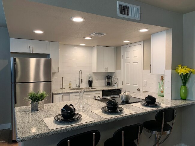 4710 E Portland St in Phoenix, AZ - Foto de edificio - Building Photo