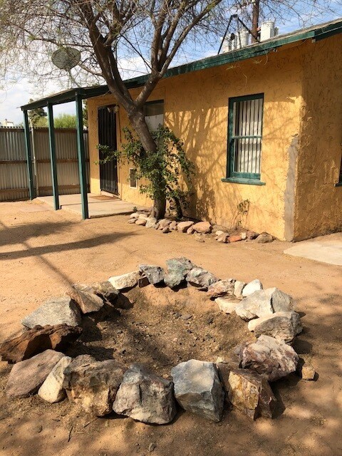 2601 N Sparkman Blvd