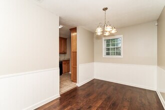 3244 Stone Ct in Douglasville, GA - Foto de edificio - Building Photo