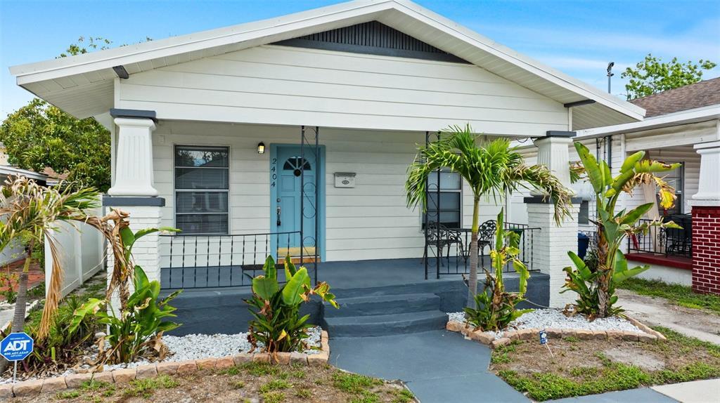 2404 Corrine St in Tampa, FL - Building Photo