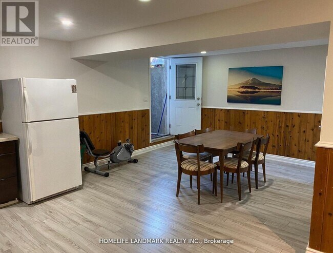 1872 Parkside Dr in Pickering, ON - Building Photo - Building Photo