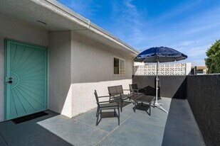 4490 E Camino Parocela in Palm Springs, CA - Building Photo