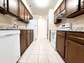 2613 W Oak St in Rogers, AR - Building Photo - Building Photo