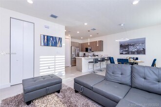 6401 NW 103rd Pl-Unit -301 in Doral, FL - Building Photo - Building Photo