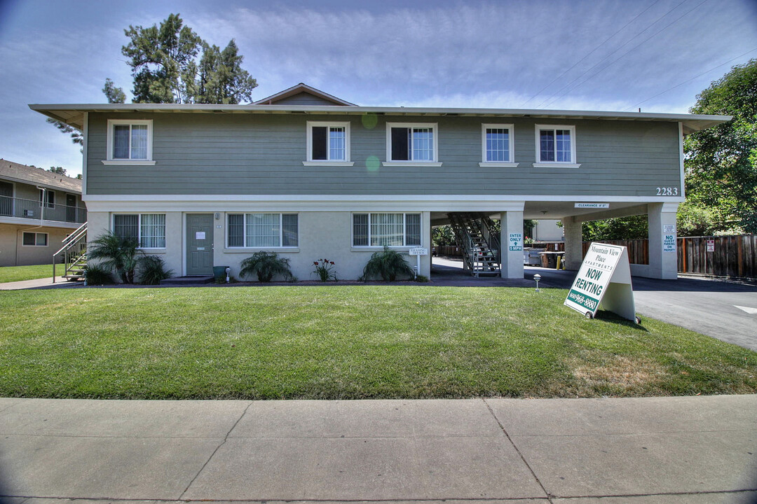 Mountain View Place in Mountain View, CA - Foto de edificio