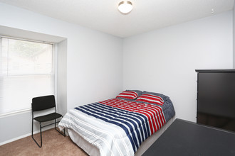 Bailey Student Apartments Available 2025! in Urbana, IL - Foto de edificio - Interior Photo