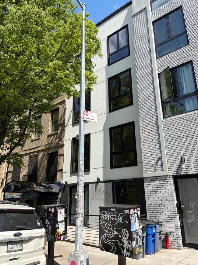 215 S 4th St, Unit 2A, Unit 2A
