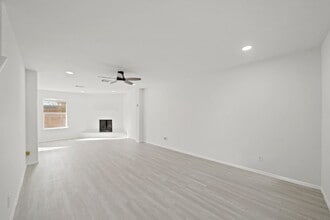 7949 Ellinger Ln in Houston, TX - Building Photo - Building Photo