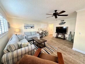 18 Colonial Club Dr in Boynton Beach, FL - Building Photo - Building Photo