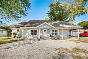 16568 Cypress Ln in Rogers, AR - Building Photo