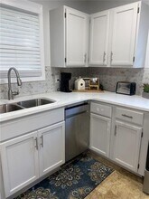 2133 Pinehurst Dr in East Point, GA - Building Photo - Building Photo