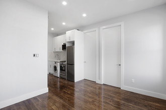 326 E 117th St in New York, NY - Building Photo - Building Photo