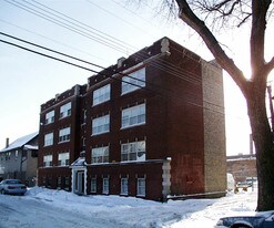 5209 W Ferdinand St Apartamentos