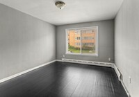 Whitmore Apartments in Detroit, MI - Building Photo - Interior Photo