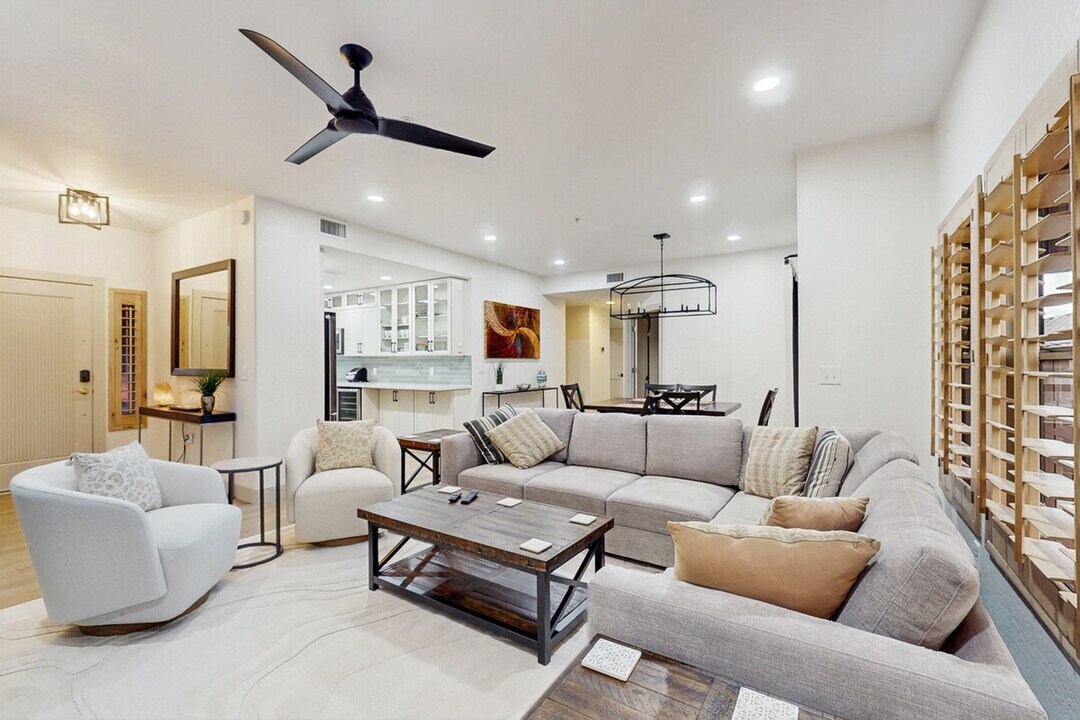 19700 N 76th St, Unit ID1385626P in Scottsdale, AZ - Building Photo