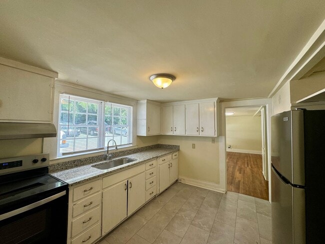 property at 1006 S Columbia St