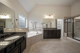 8132 Tranquil Lake Way in Conroe, TX - Building Photo - Building Photo