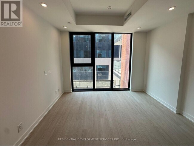 699 Sheppard Ave E in Toronto, ON - Building Photo - Building Photo