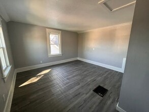 1342 18th Ave in East Moline, IL - Building Photo - Building Photo