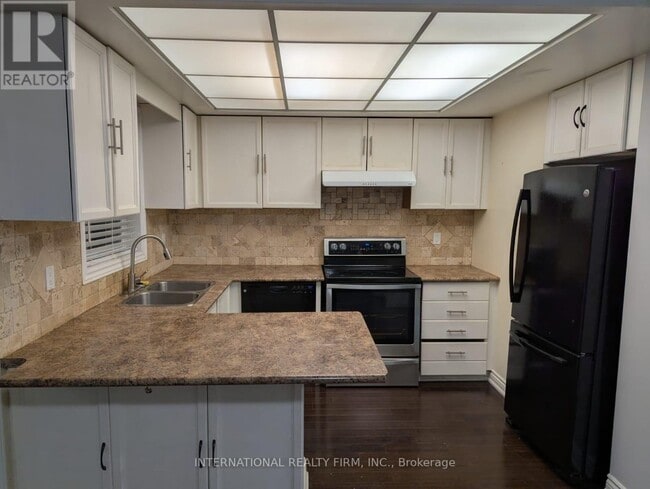 property at 28 Hettersley Dr