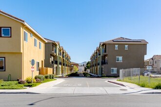 1603-1605 Cushman St in Hollister, CA - Building Photo - Building Photo