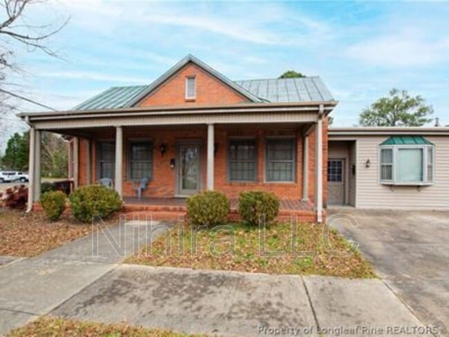 property at 310 W Broad St