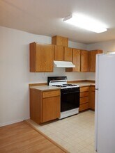 1931 NW Hemlock Ave in Redmond, OR - Building Photo - Building Photo