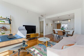 399 Fremont St, Unit SI FL23-ID1507046P in San Francisco, CA - Building Photo - Building Photo