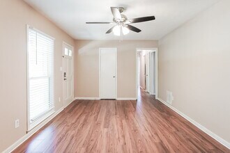 99 Sleepy Hollow Trail in Powder Springs, GA - Building Photo - Building Photo