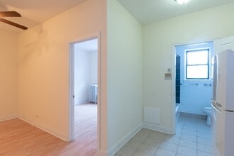 4854 N Damen Ave, Unit A07W in Chicago, IL - Foto de edificio - Building Photo