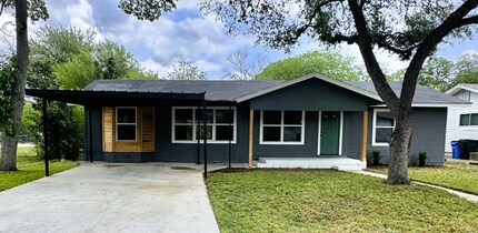 629 Melrose St in Seguin, TX - Building Photo - Building Photo
