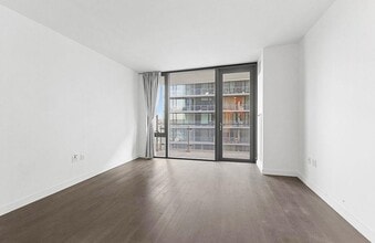 131-03 40th Rd in Queens, NY - Building Photo - Building Photo