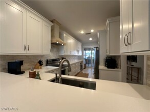 1728 Morning Sun Ln in Naples, FL - Building Photo - Building Photo