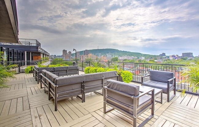 property at 333 Sherbrooke Rue E
