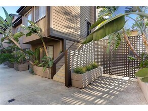 1116 E Palmer Ave in Glendale, CA - Building Photo - Building Photo