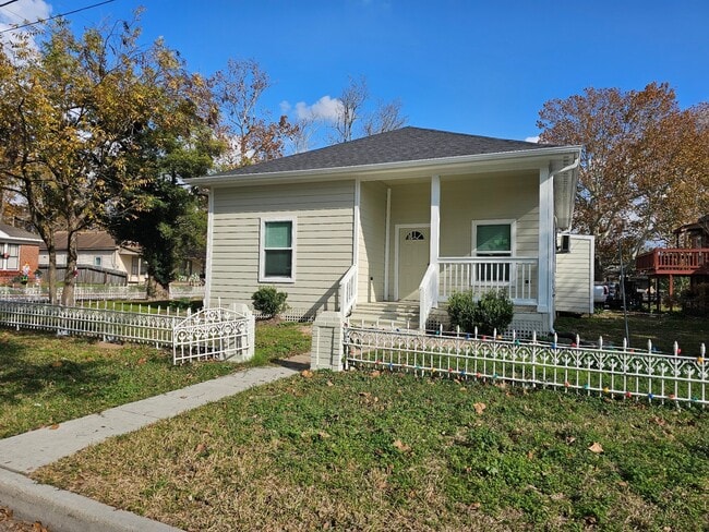 property at 414 N D Ave