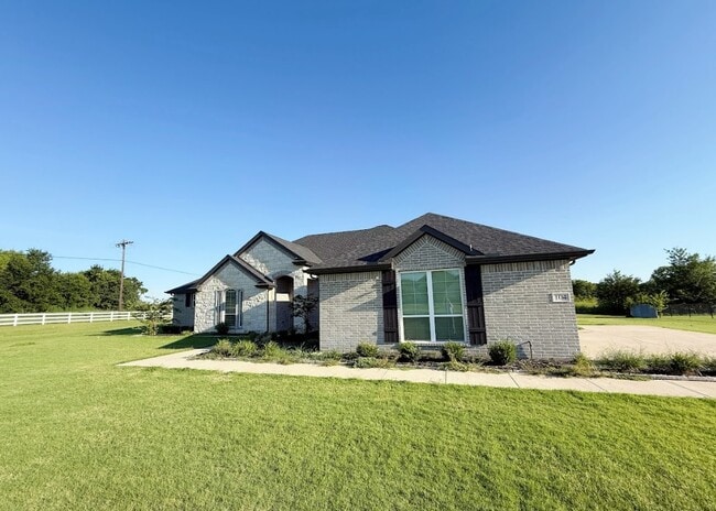 property at 104 Cottonwood Ct