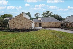 2306 Wallingford Dr in Missouri City, TX - Building Photo