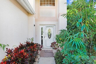 8638 Hawbuck St in Trinity, FL - Foto de edificio - Building Photo