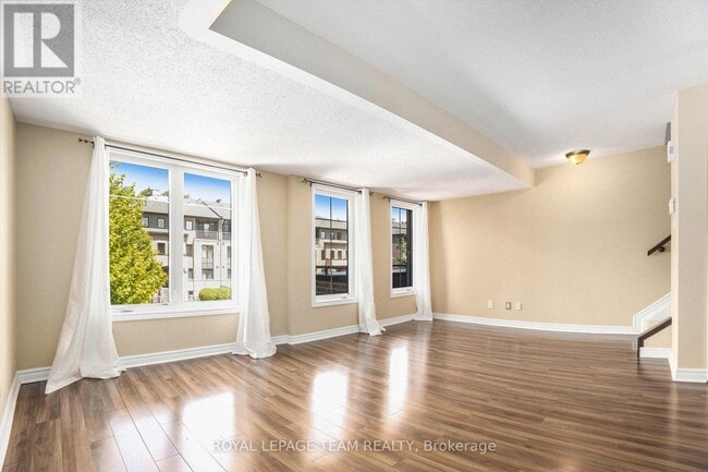 283 Titanium Private in Ottawa, ON - Building Photo - Building Photo